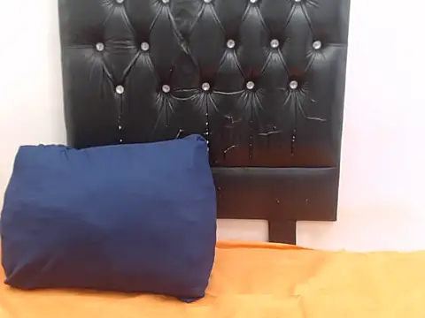 Snapshot of GinaBerryxx chatting on November 14, 6:50 am GinaBerryxx online show from November 14, 6:50 am