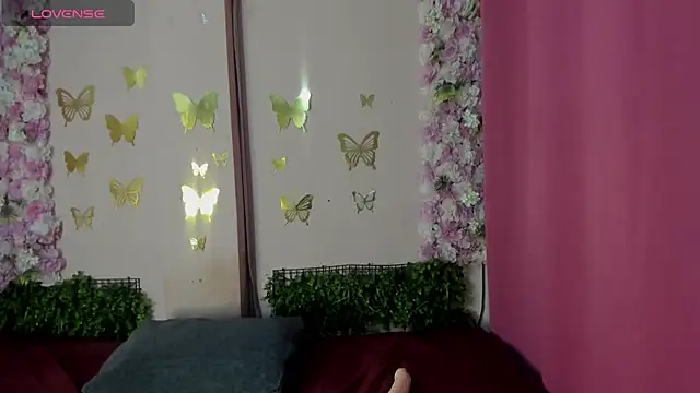 Dana Scully online show from December 1, 1:45 pm