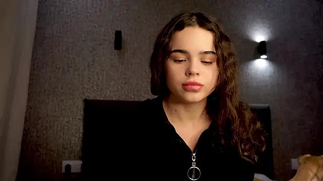 Snapshot of lindaTT chatting on November 27, 1:11 pm lindaTT online show from November 27, 1:11 pm