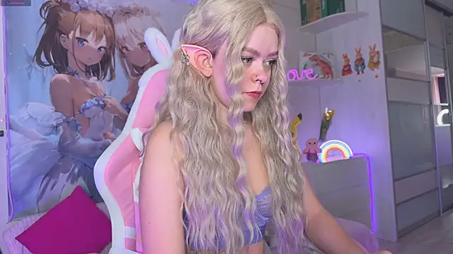 CheekySashaCharm online show from March 7, 7:37 am