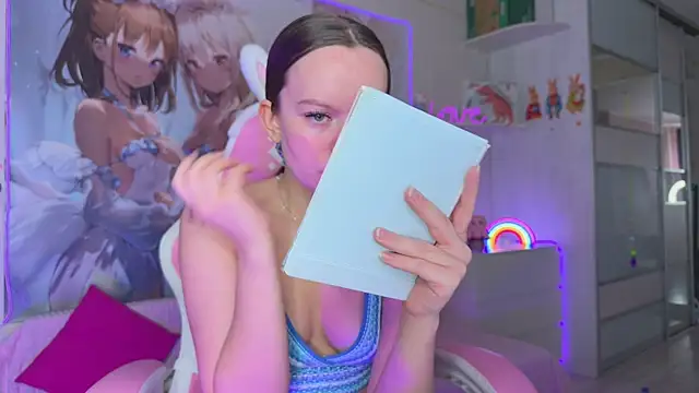 CheekySashaCharm online show from April 8, 8:49 am