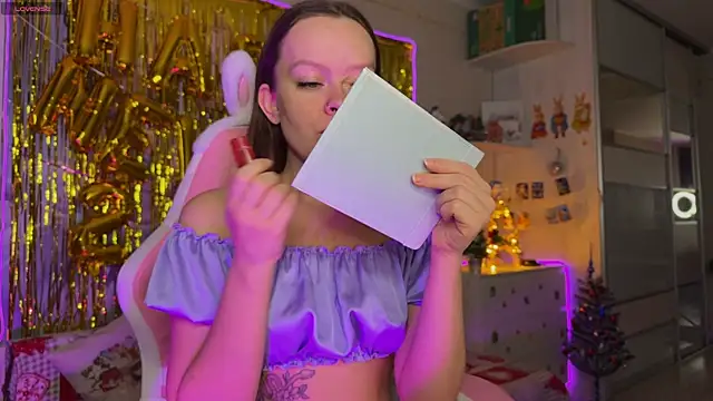 CheekySashaCharm online show from December 23, 5:29 am