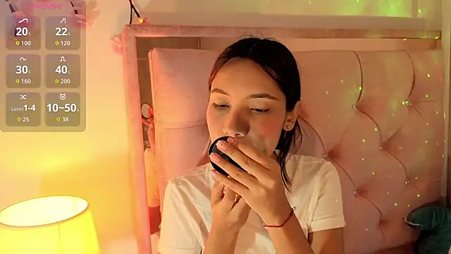 Darapresley777  online show from November 28, 1:44 pm