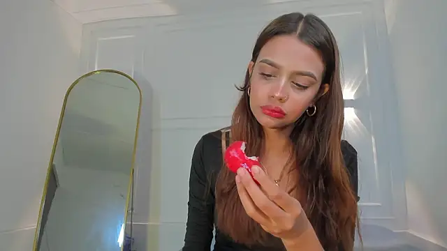 nicolvibes 212 online show from March 6, 9:32 pm