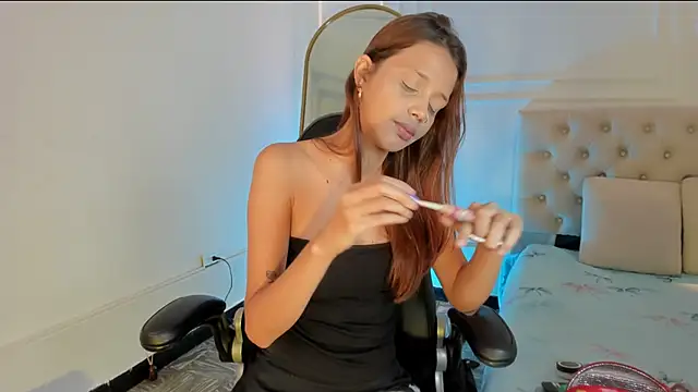 nicolvibes 212 online show from February 21, 9:28 pm