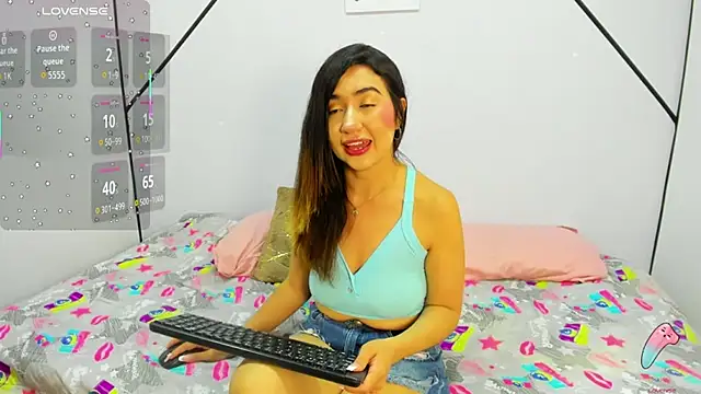 VictoriaRouge  online show from November 17, 8:24 pm