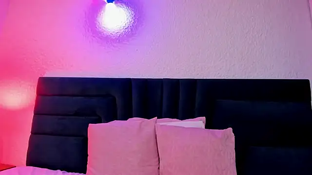 VictoriaRouge  online show from April 28, 2:27 am