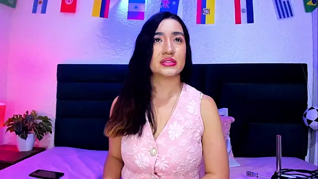 Snapshot of VictoriaRouge_ chatting on July 16, 8:39 pm VictoriaRouge online show from July 16, 8:39 pm
