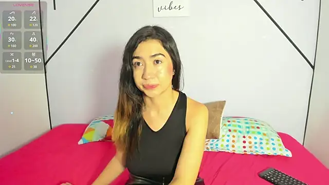 VictoriaRouge  online show from November 26, 1:00 pm