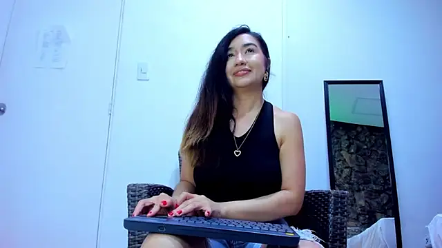 VictoriaRouge  online show from April 1, 3:52 am