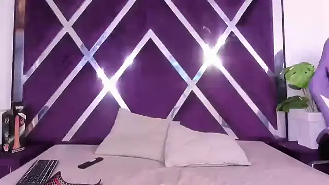 Snapshot of Kymasm chatting on February 7, 12:46 pm Kymasm online show from February 7, 12:46 pm