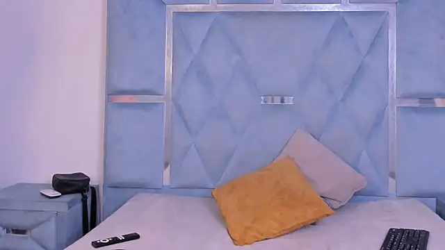 Snapshot of Kymasm chatting on February 25, 1:11 pm Kymasm online show from February 25, 1:11 pm