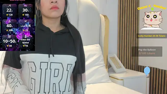 roxyflame  online show from April 25, 11:46 am