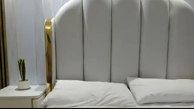 roxyflame  online show from March 14, 11:27 am