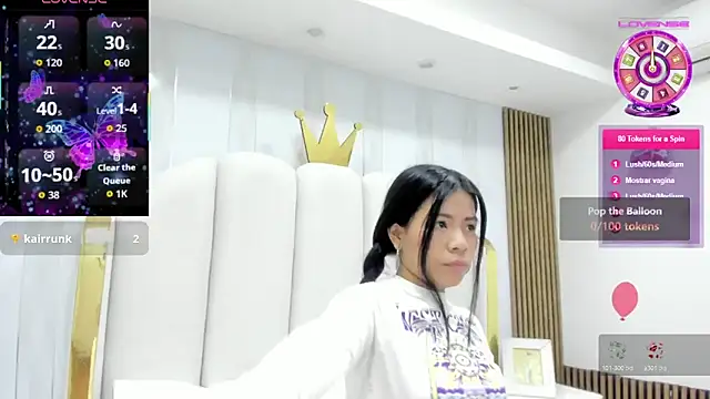roxyflame  online show from April 22, 11:28 am