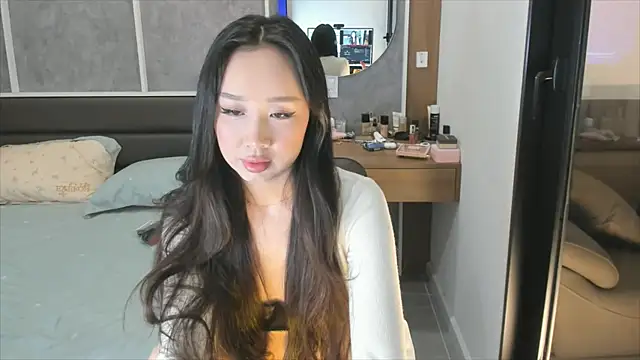 Snapshot of notyoursammy chatting on December 17, 4:28 am notyoursammy online show from December 17, 4:28 am