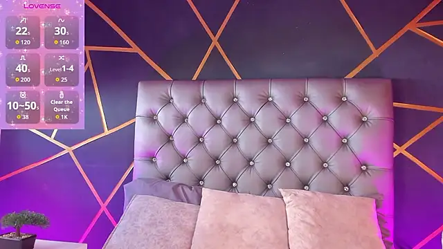 GabrielaSuarez  online show from March 20, 7:48 pm