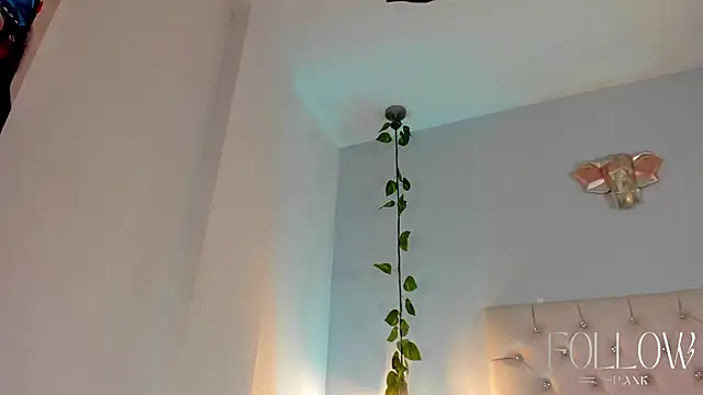 GabrielaSuarez  online show from May 13, 7:54 pm