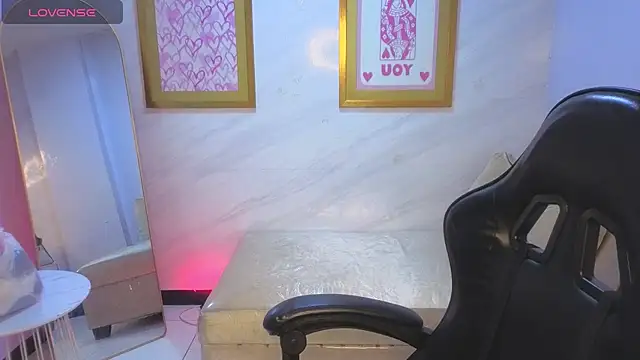 Evy Luxx v online show from April 24, 3:41 am