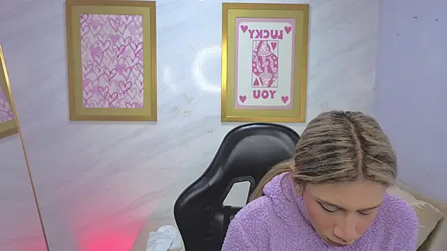 Evy Luxx v online show from March 28, 3:40 am