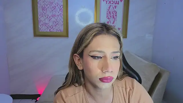 Evy Luxx v online show from April 18, 3:31 am