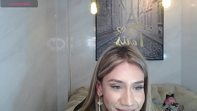 Evy Luxx v online show from May 29, 3:23 am