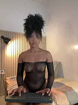 vanestraus online show from February 24, 7:37 pm