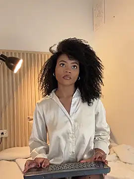 vanestraus online show from February 20, 8:33 pm