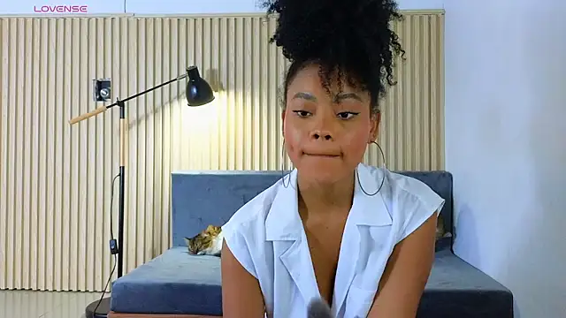 vanestraus online show from April 1, 7:22 pm