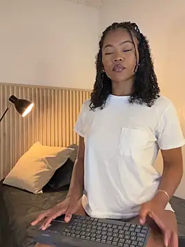 vanestraus online show from February 5, 8:48 pm