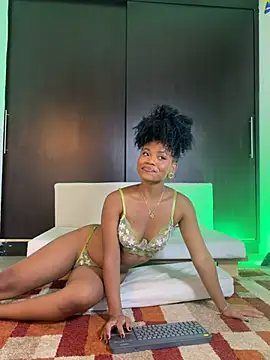 Snapshot of vanestraus chatting on July 17, 7:33 pm vanestraus online show from July 17, 7:33 pm