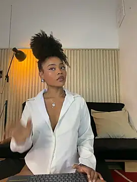 Snapshot of vanestraus chatting on May 25, 11:14 pm vanestraus online show from May 25, 11:14 pm