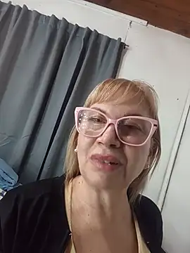 Snapshot of SexyMilf1211 chatting on June 21, 7:41 pm SexyMilf1211 online show from June 21, 7:41 pm