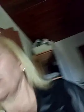 SexyMilf1211 online show from March 17, 7:06 pm