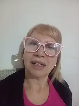 Snapshot of SexyMilf1211 chatting on May 14, 12:35 pm SexyMilf1211 online show from May 14, 12:35 pm
