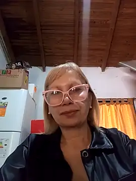 SexyMilf1211 online show from March 20, 3:57 pm