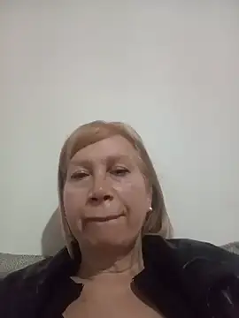 Snapshot of SexyMilf1211 chatting on May 19, 10:55 am SexyMilf1211 online show from May 19, 10:55 am