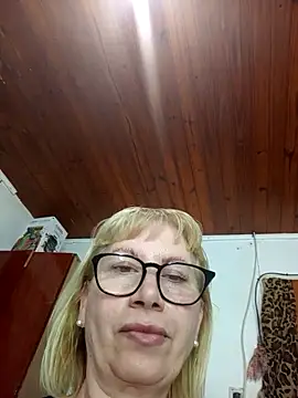 SexyMilf1211 online show from November 17, 1:09 am