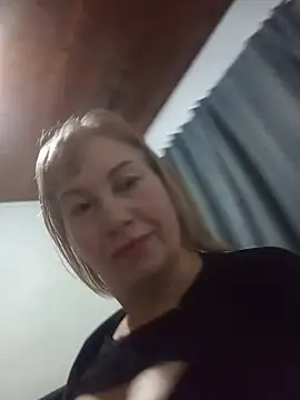 Snapshot of SexyMilf1211 chatting on July 8, 10:49 am SexyMilf1211 online show from July 8, 10:49 am