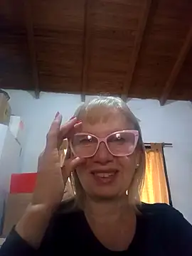 SexyMilf1211 online show from April 9, 4:35 pm