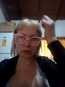 Snapshot of SexyMilf1211 chatting on May 5, 5:16 pm SexyMilf1211 online show from May 5, 5:16 pm