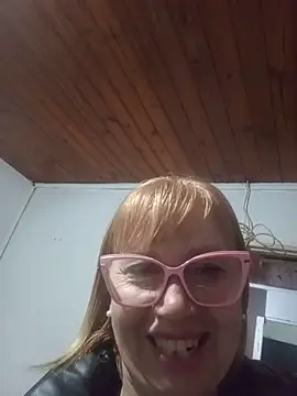 Snapshot of SexyMilf1211 chatting on May 21, 11:40 am SexyMilf1211 online show from May 21, 11:40 am