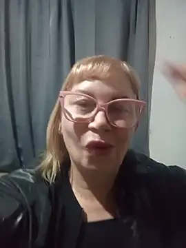 Snapshot of SexyMilf1211 chatting on July 4, 12:21 pm SexyMilf1211 online show from July 4, 12:21 pm
