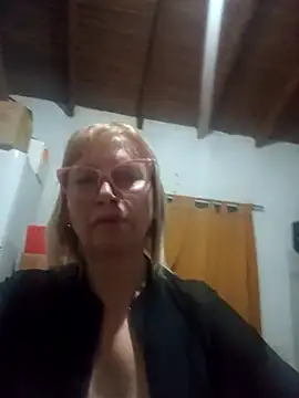 Snapshot of SexyMilf1211 chatting on May 6, 11:53 pm SexyMilf1211 online show from May 6, 11:53 pm