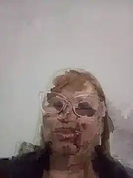 Snapshot of SexyMilf1211 chatting on May 18, 10:53 am SexyMilf1211 online show from May 18, 10:53 am