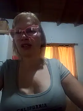 SexyMilf1211 online show from April 13, 1:48 pm