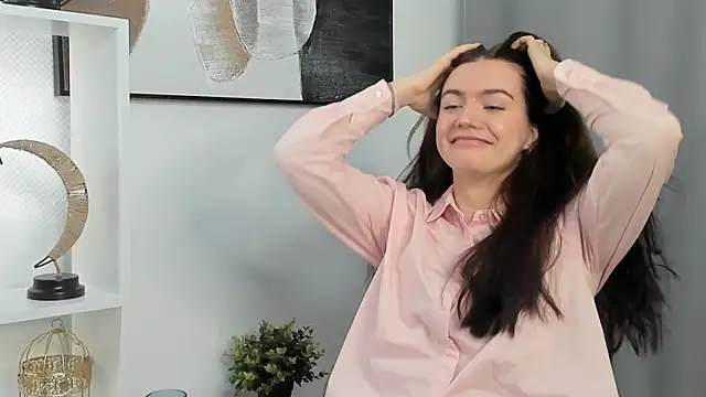 LoraGeraghty online show from November 14, 7:45 am