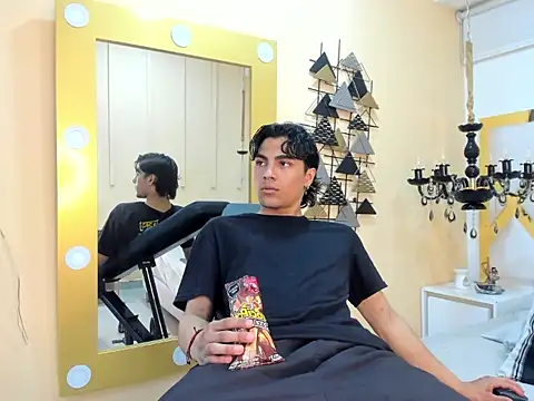 Snapshot of MattFiore chatting on December 20, 7:06 pm MattFiore online show from December 20, 7:06 pm