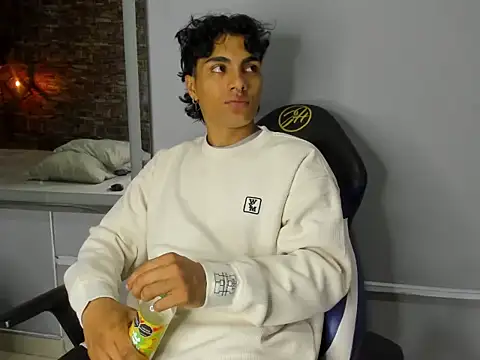 Snapshot of MattFiore chatting on January 13, 6:23 pm MattFiore online show from January 13, 6:23 pm