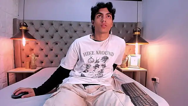 Snapshot of MattFiore chatting on November 20, 11:55 am MattFiore online show from November 20, 11:55 am